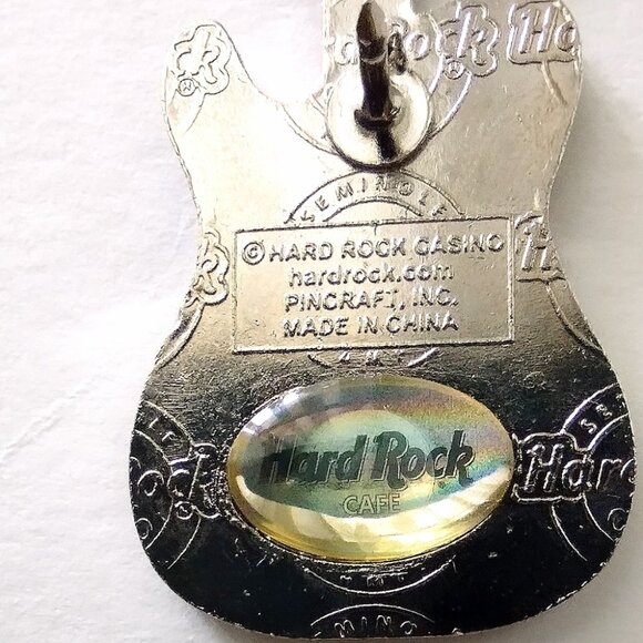 2007 Hard Rock Seminole Casino Tampa Guitar Pin Happy Birthday - Picture 5 of 8